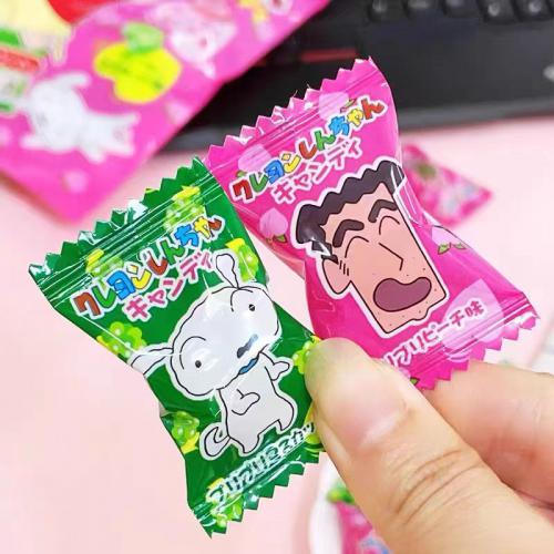 日本早川制果蜡笔小新爱心白桃青葡萄双拼水果糖78g*20包/件