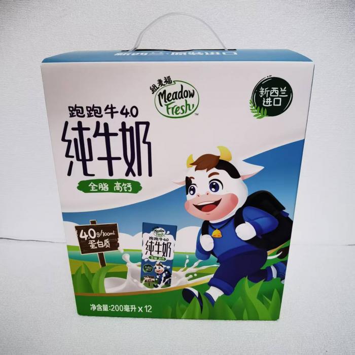 纽麦福跑跑牛4.0全脂高钙纯牛奶礼盒装（200ml*12支）*6提/件